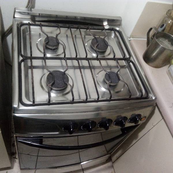 Vendo Cocina Fensa. 4 Platos y Horno. $40.000 2018-07-31 en Economicos de  El Mercurio
