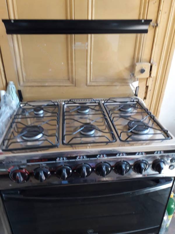 Cocina a Gas Mademsa 4 Platos Negro de Fácil Limpieza MV120 - Dec Haüs