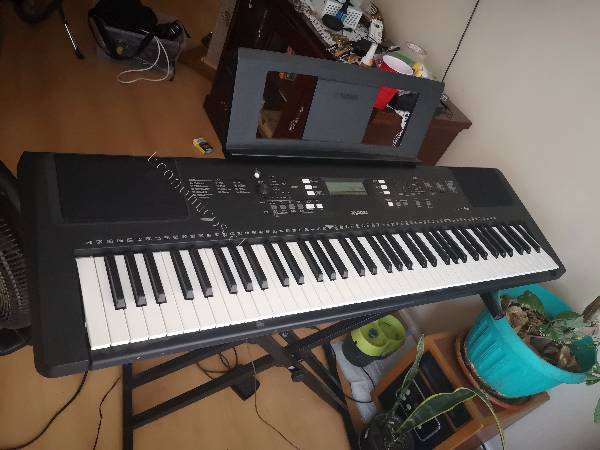 PIANO YAMAHA PSR-EW300 /76Teclas