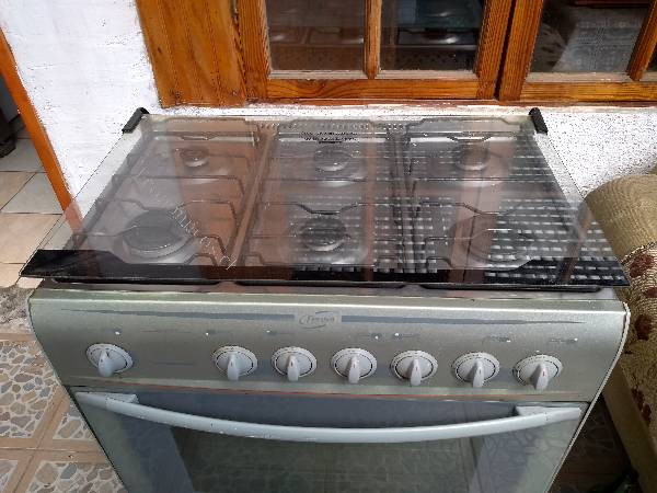 Cocina Fensa 6 platos 2018-04-02 en Economicos de El Mercurio