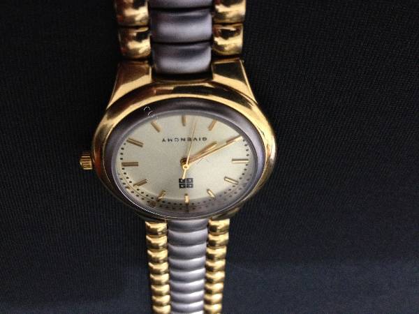 Exclusivo Reloj Givenchy .SWISS MOV'T 3ATM 2015-07-17 Economicos de  El Mercurio
